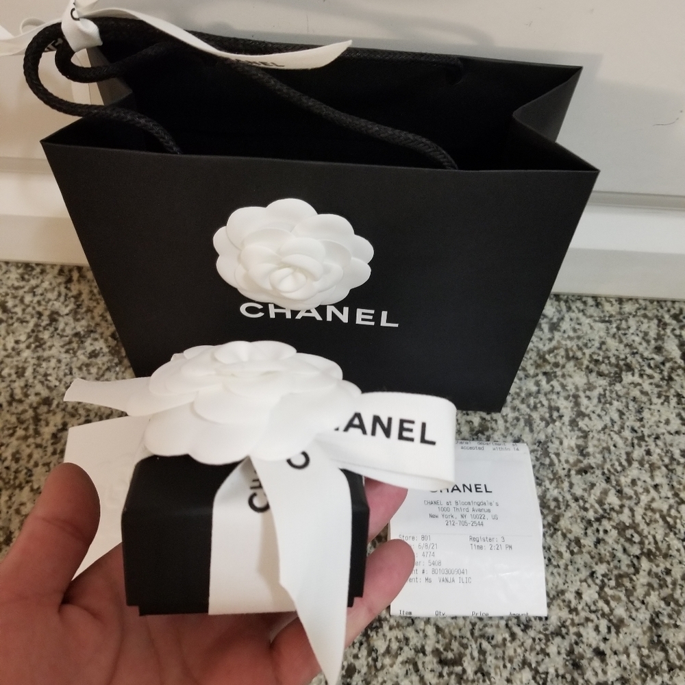 HOSTPICK!!!Chanel Metiers d’Art drop earrings - Picture 16 of 17
